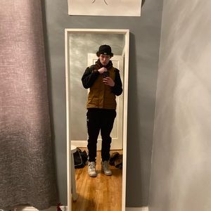 Meet your Posher, Logan